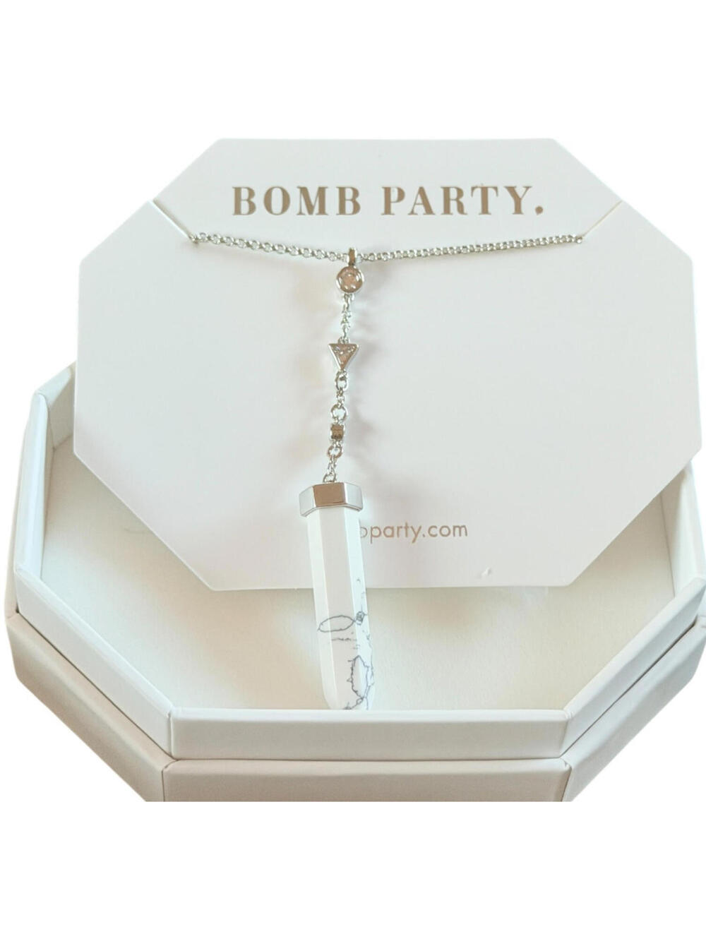 Bomb Party Desert Queen Necklace "Desert Princess" White Magnesite Rhodium RETRO